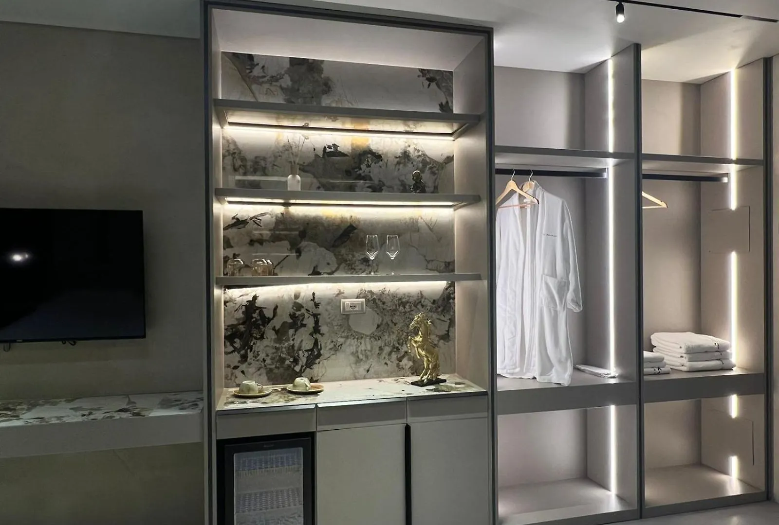Lovely Suites By Miramare Hotel Vlore 0*,